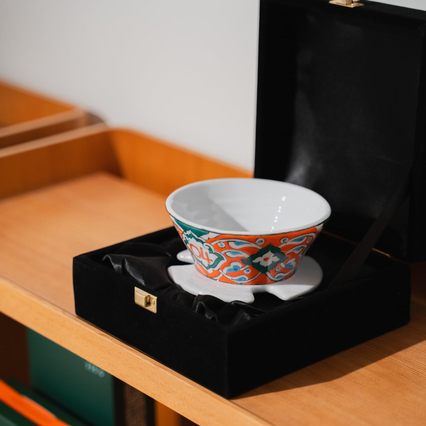 april x Iznik Mavi Cini – Ceramic Brewer